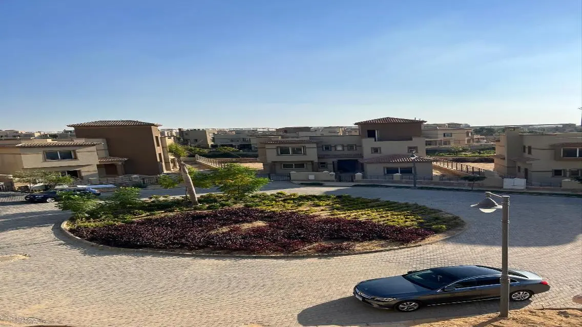 فيلا ببيزمنت وبنتهاوس في كمبوند بالم هيلز قطاميه