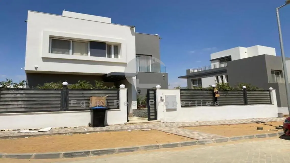 villa for sale in hyde park new cairo over 10years