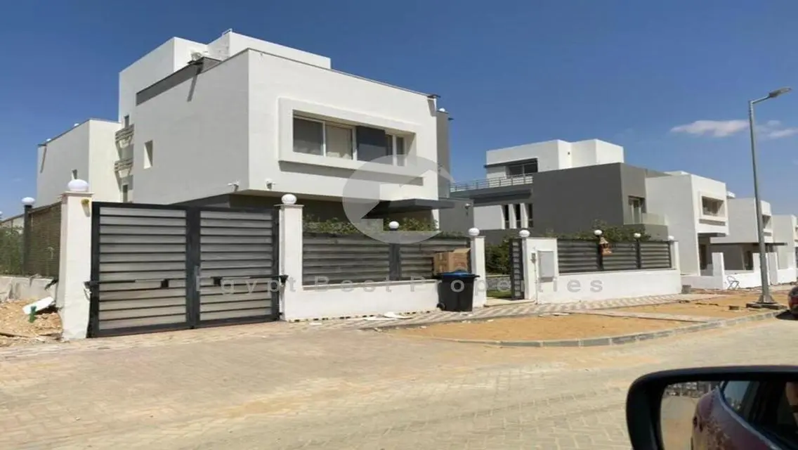 villa for sale in hyde park new cairo over 10years