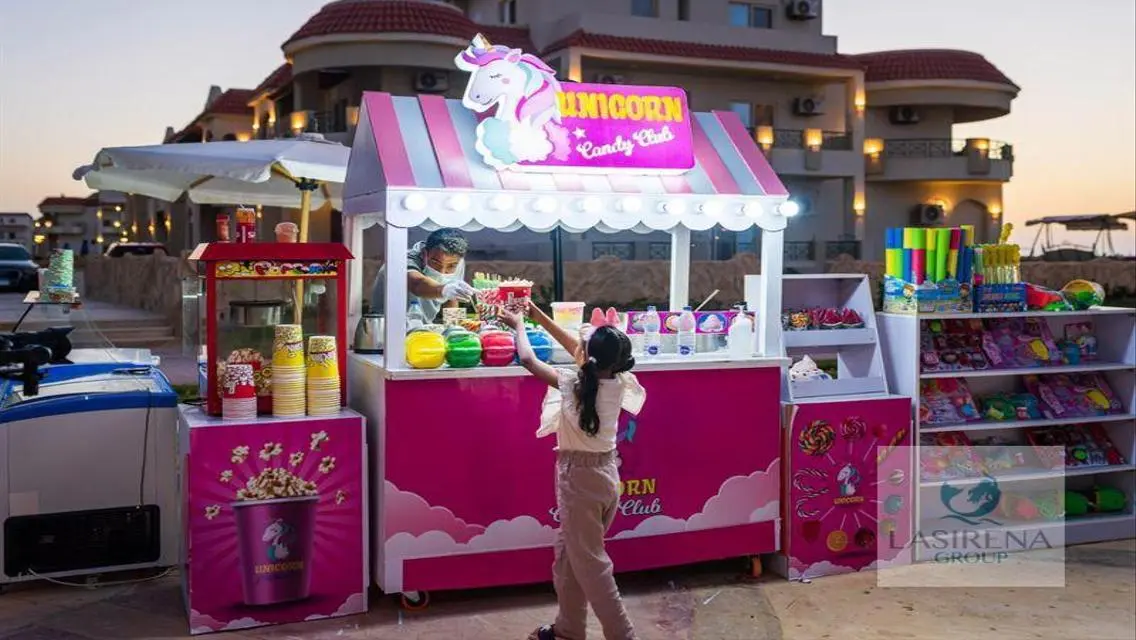 فيلا علي البحر مباشرة