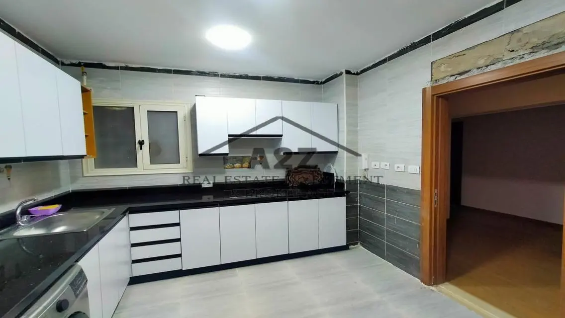 Spacious 160 sqm Apartment with Exceptional Amenities