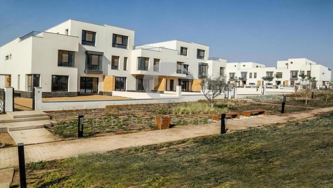 resale townhouse away from the fence villette