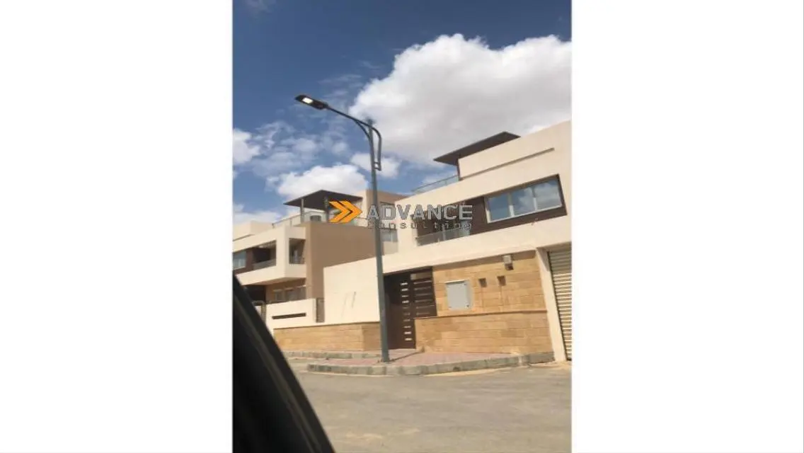 توين هاوس للبيع فى كمبوند اب فيل الشيخ زايد