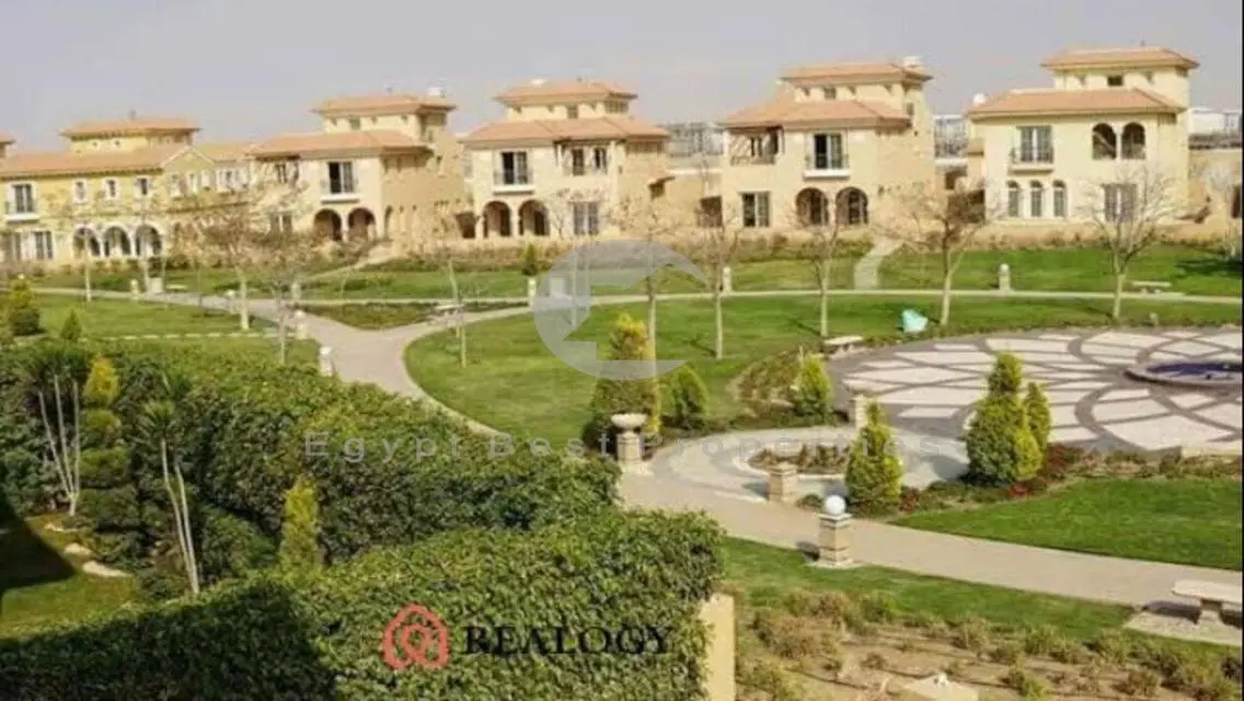 bigest douplex with garden ready to move resale