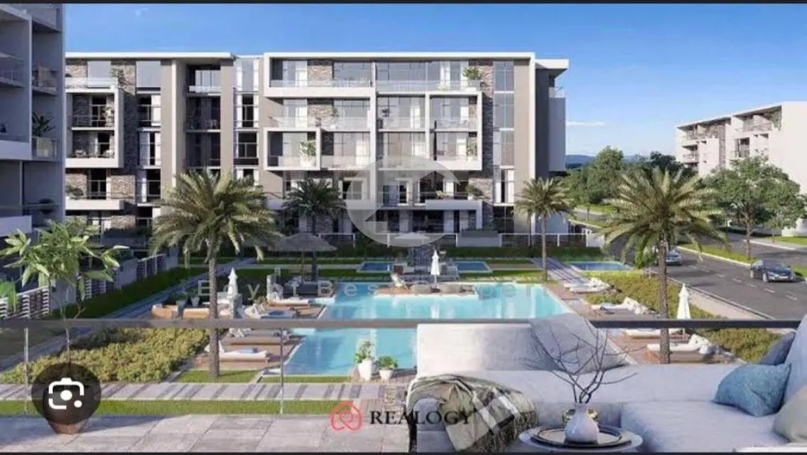 ground resale apartment in la vista best, price