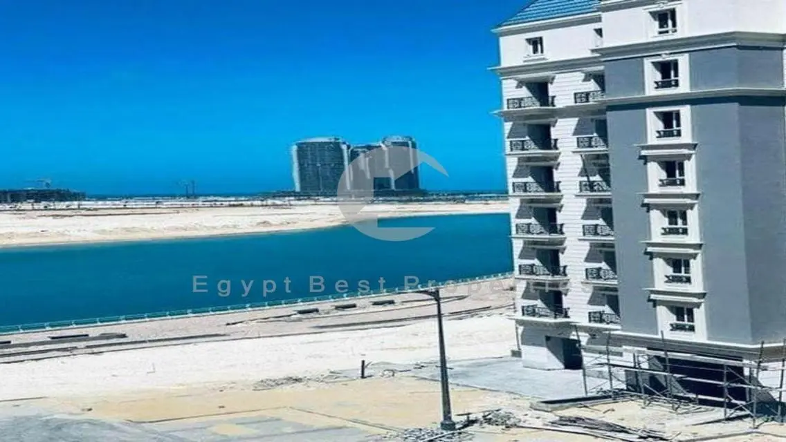 للبيع شالية 3 غرف سي فيو في العلمين استلام قريب  .