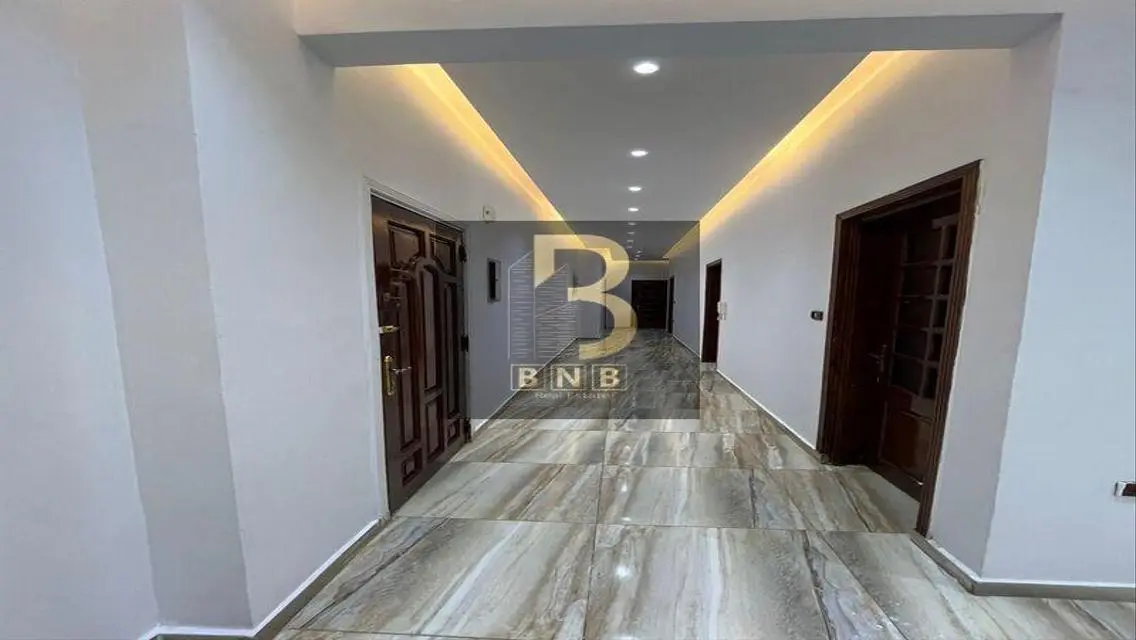 شقة للإيجار الإداري 200م متشطب بالكامل فى النرجس