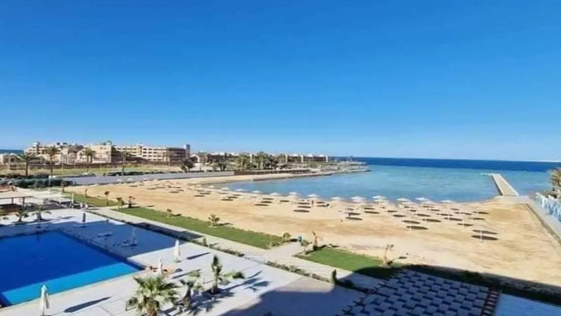 Apt 77 m2 immediate delivery with Private Beach
