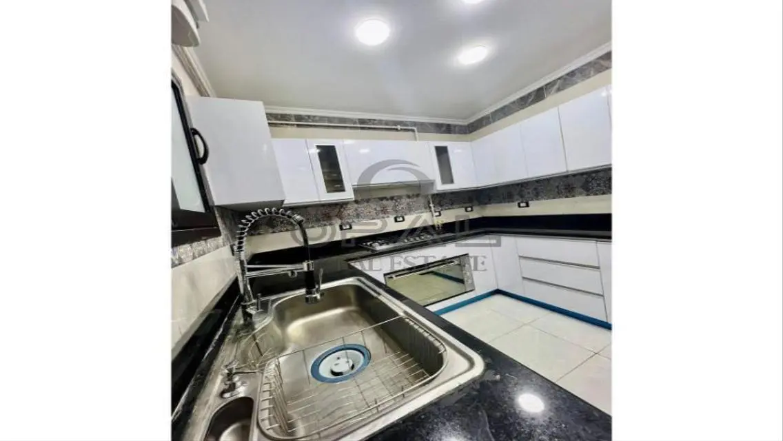Apartment (furnished or unfurnished) in 6 West Bev