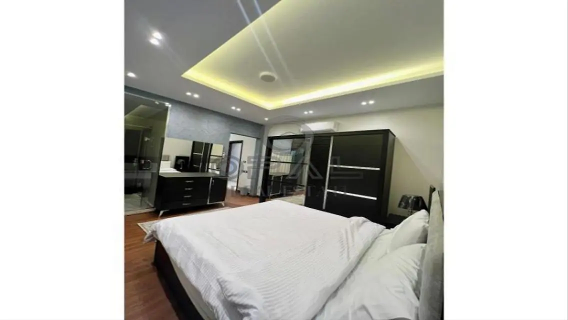 Apartment (furnished or unfurnished) in 6 West Bev