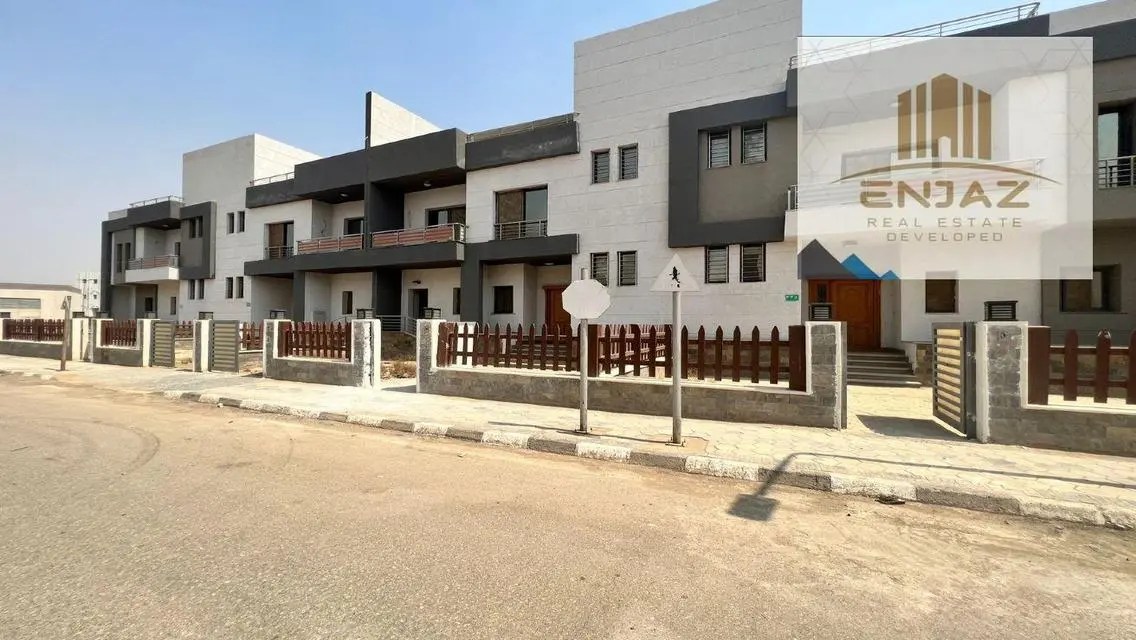 Townhouse for rent in Wesal Compound,