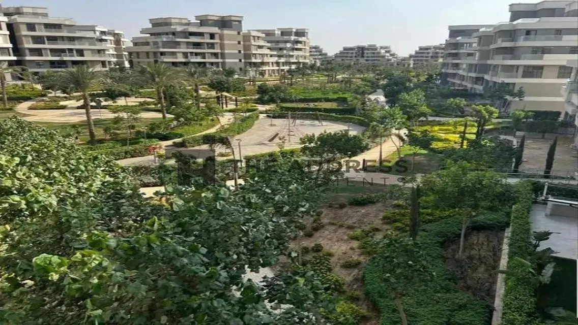 فيلا 360م بموقع وفيو مميز جدا بسوديك فيليت التجمع.