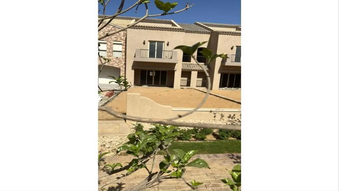 فيلا فاخرة في مجمع تاج سيتي للبيع