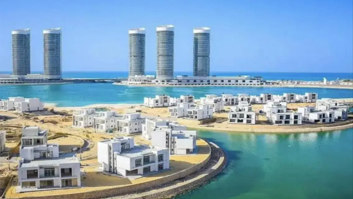 شالية كورنر بفيو خيالي بجوار ابراج العلمين مباشرة