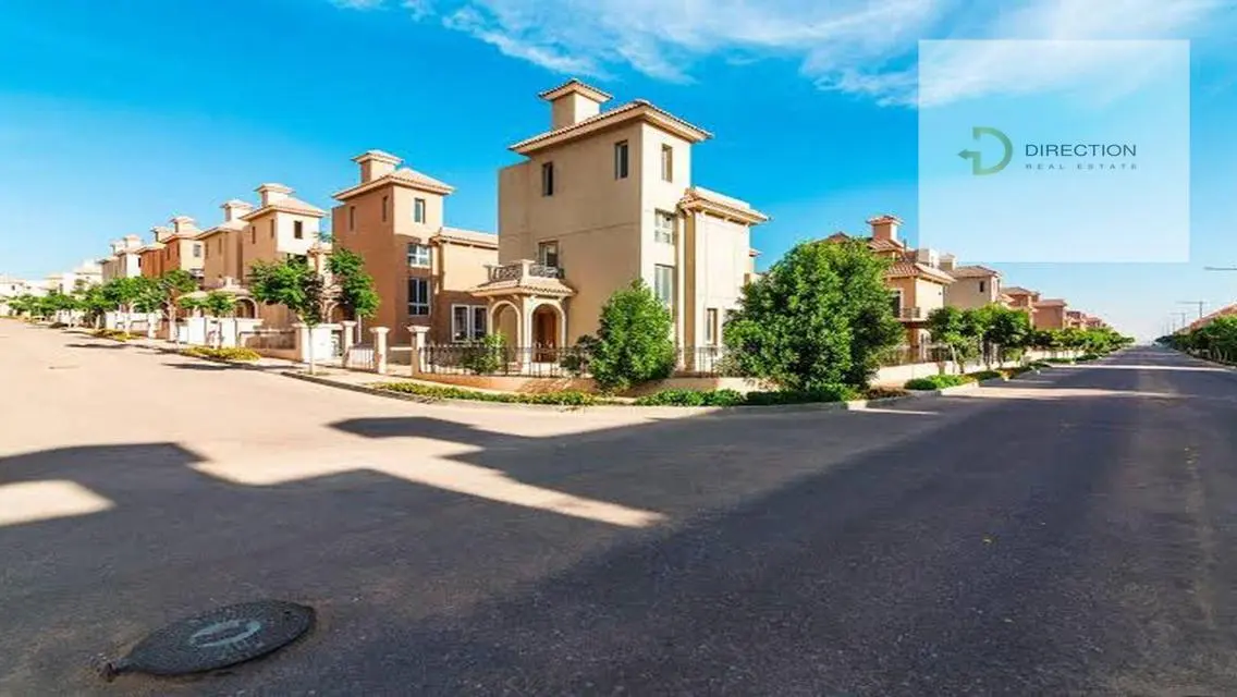 Luxury Villa with Scenic Views and Extensive Amenities