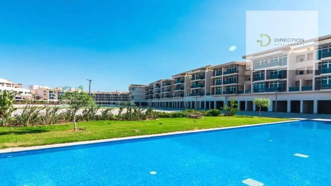 Luxury Villa with Scenic Views and Extensive Amenities