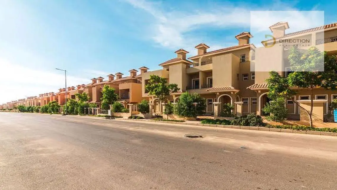 Luxury Villa with Scenic Views and Extensive Amenities