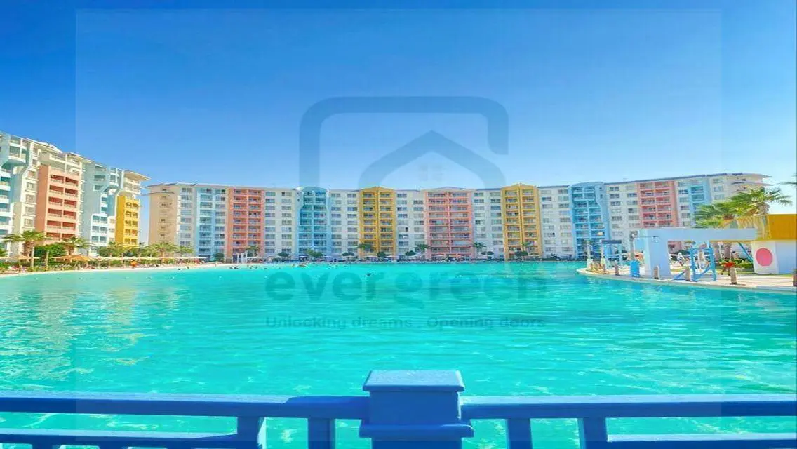 شاليه مميز فى جولف بورتو مارينا بمقدم 10% فقط