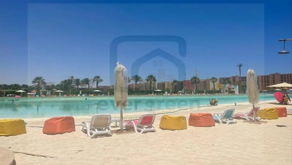 شاليه مميز فى جولف بورتو مارينا بمقدم 10% فقط