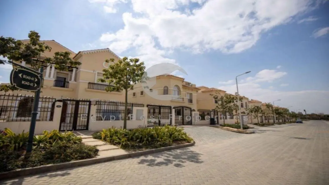 Villa For Sale in Hyde Park Over 10 Years