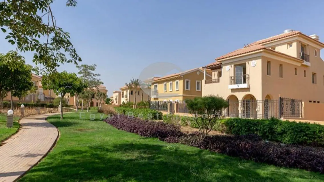 Twin house For Sale in Hyde Park Over 10 Years