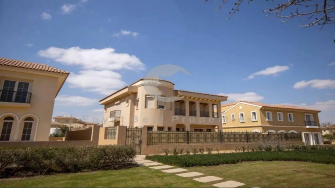 Twin house For Sale in Hyde Park Over 10 Years