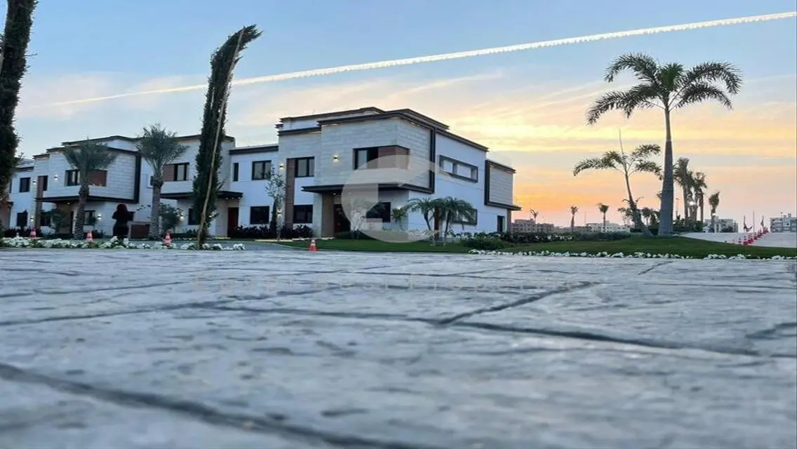Town house at an amazing price and over8 years