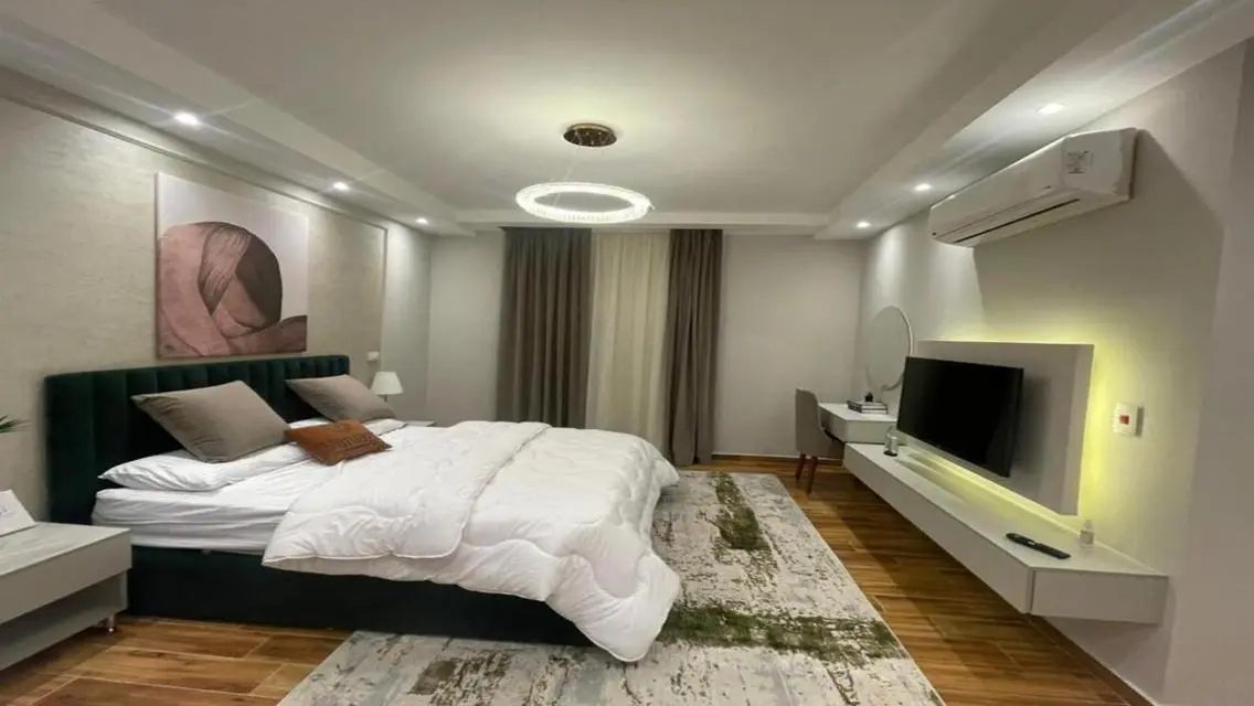 Super Lux Furnished Apartment for Rent in Eastown