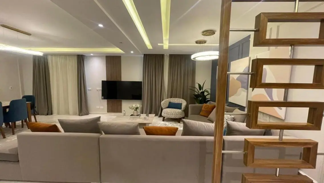 Super Lux Furnished Apartment for Rent in Eastown