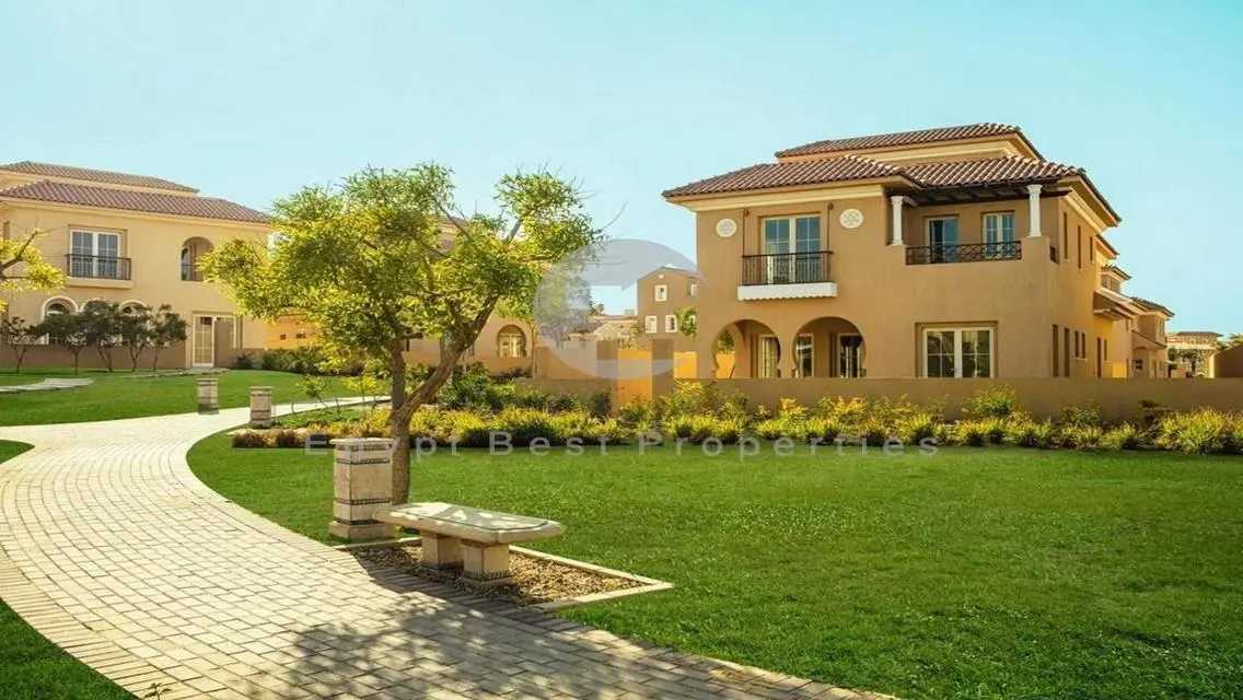Unique Duplex with Garden for Resale at Hyde Park