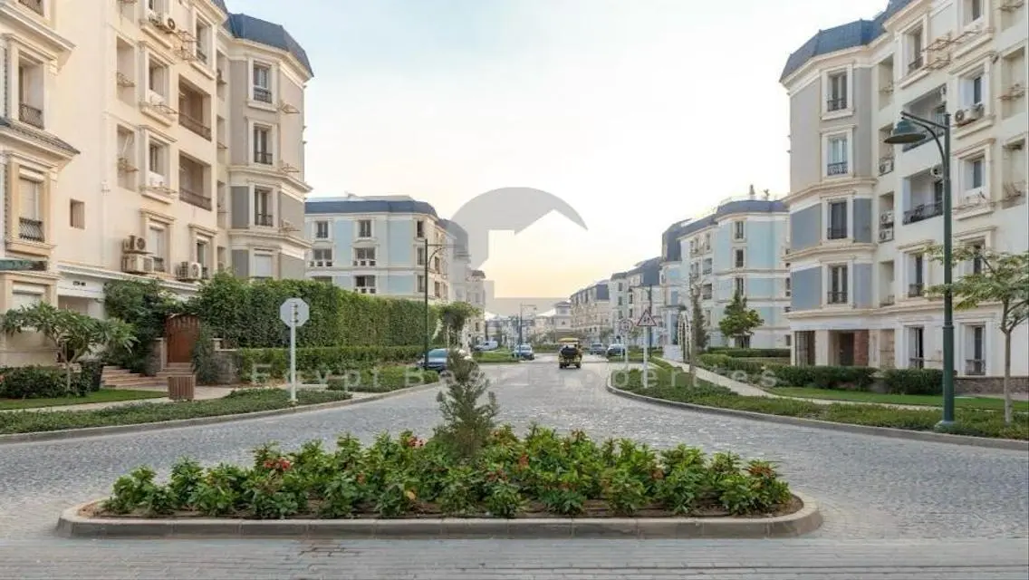 Penthouse For Sale in MV hyde park Resale
