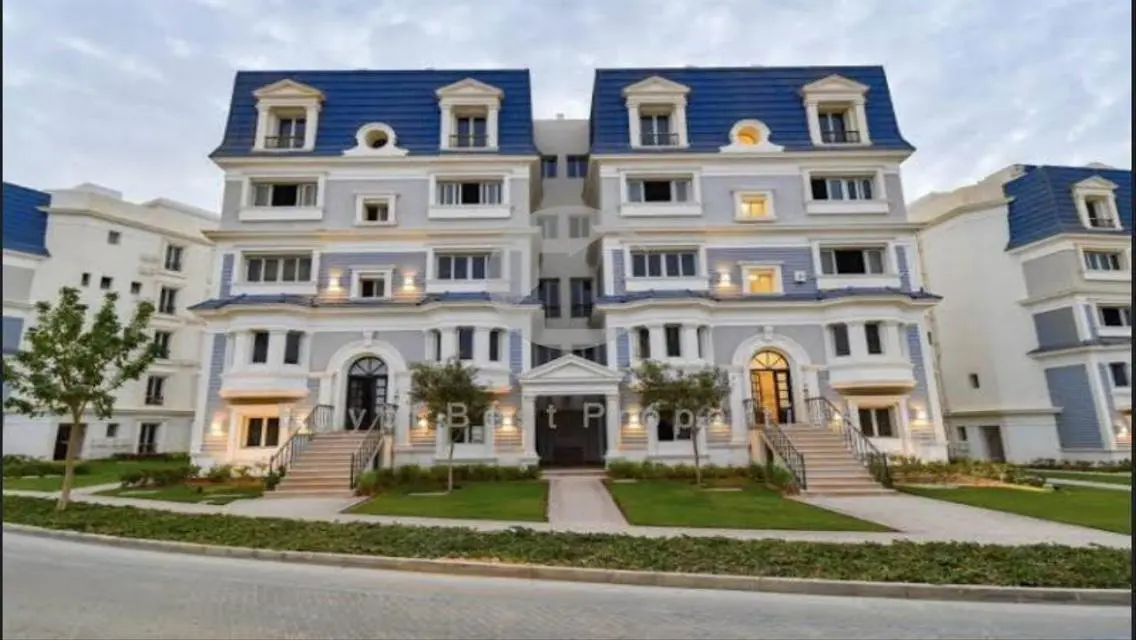 Penthouse For Sale in MV hyde park Resale