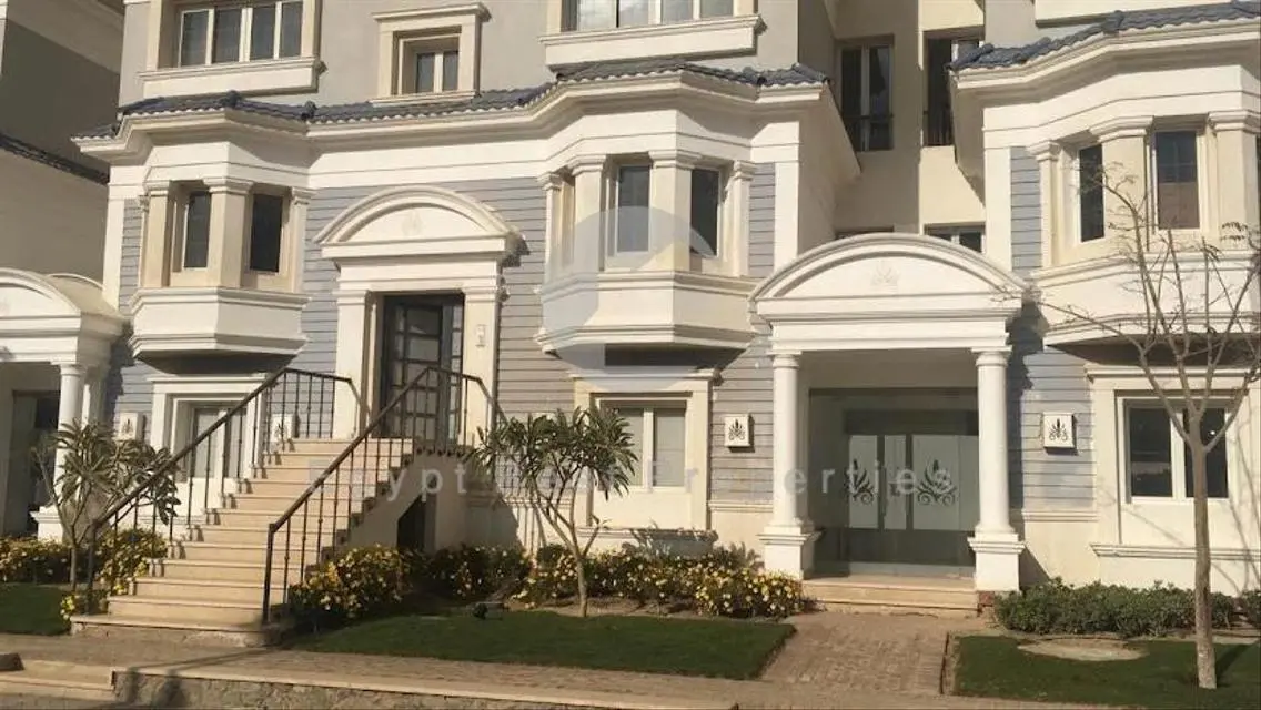 Penthouse For Sale in MV hyde park Resale