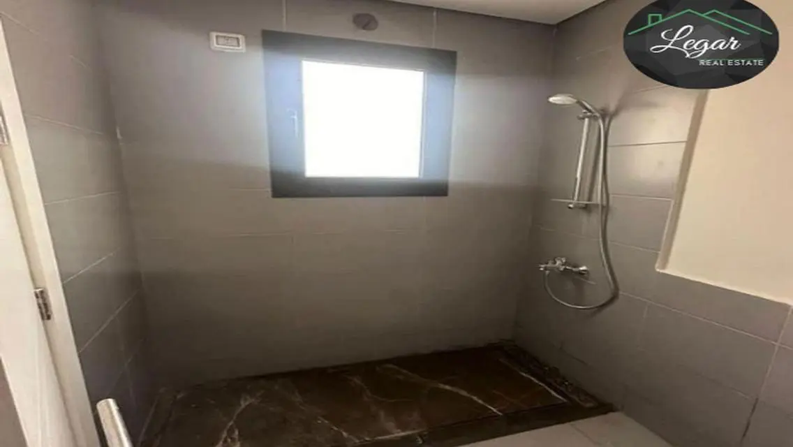 For sale in O West, an apartment of 170 m,