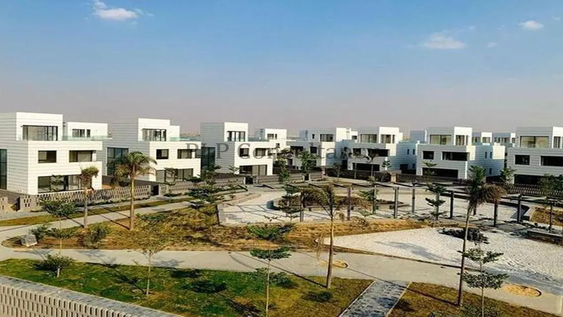 فيلا تاون هاوس ريسيل  متشطبه بالكامل  في  البروج