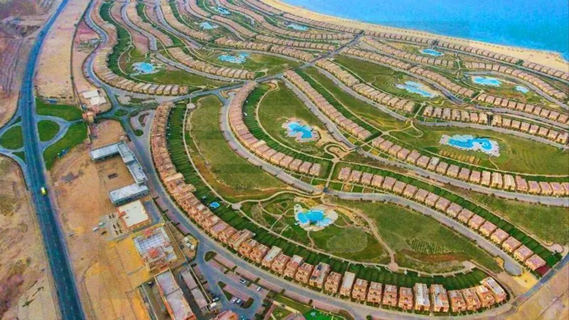 شاليه للبيع فى تلال العين السخنه بالتقسيط فيو مميز