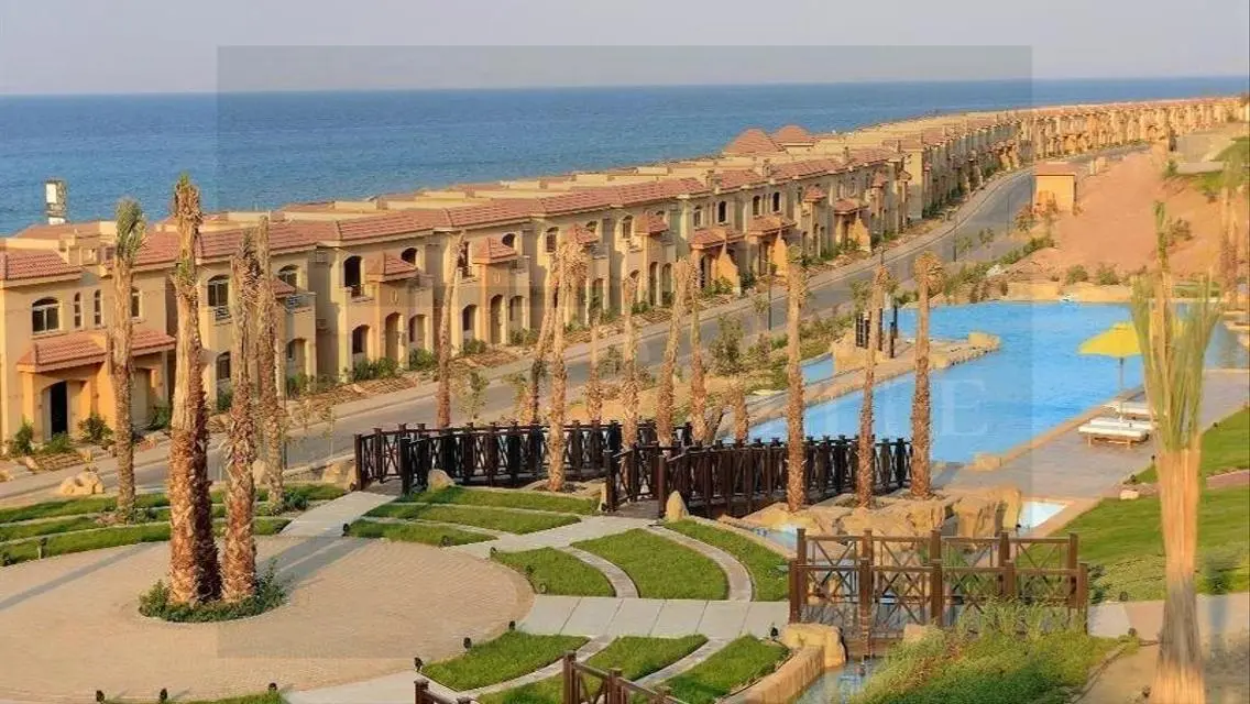 شاليه للبيع فى تلال العين السخنه بالتقسيط فيو مميز