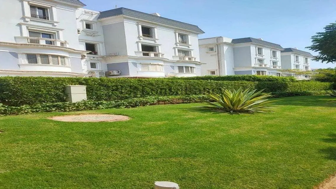 Town Villa Resale in Mountain View Hyde Park
