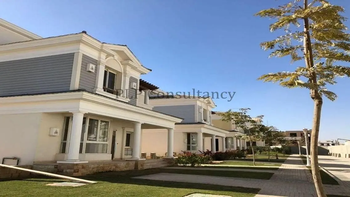 Town Villa Resale in Mountain View Hyde Park