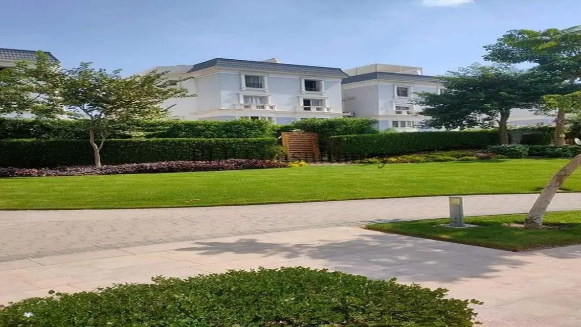 Town Villa Resale in Mountain View Hyde Park