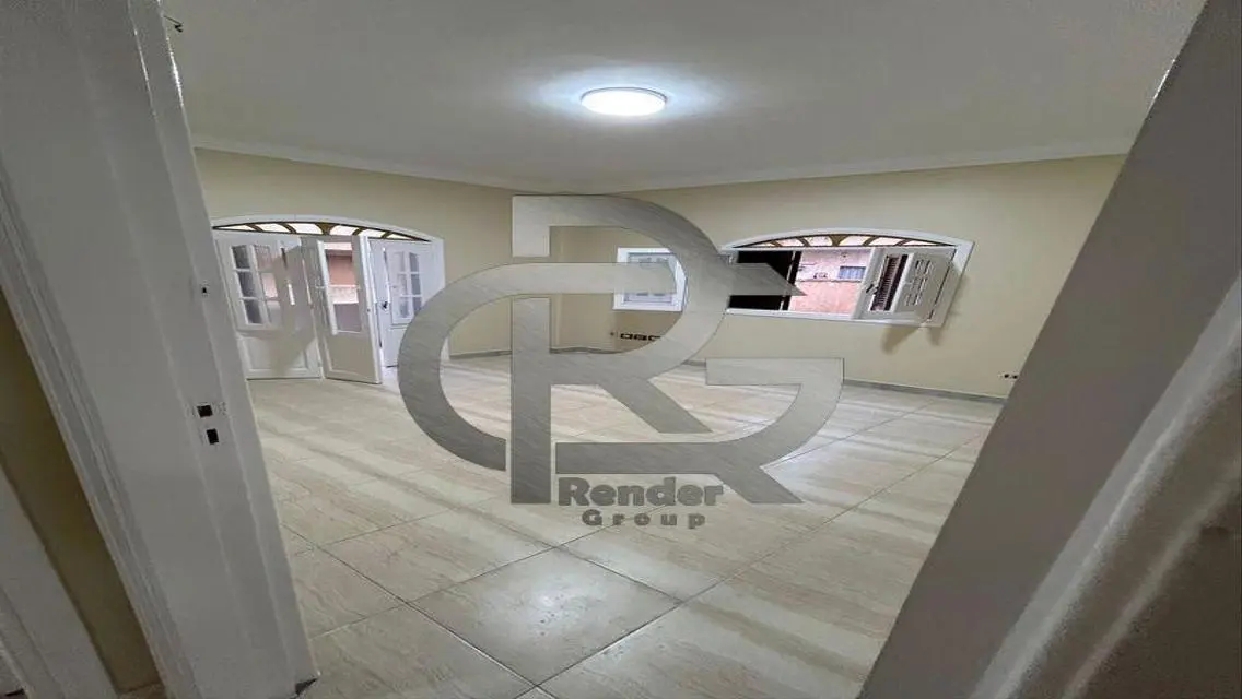 شقة مساحة واسعة متشطبة الحى الاول امام الداون تاون