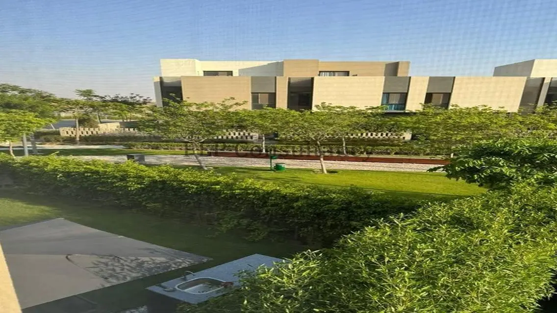 Twin house villa for sale in Al Burouj Al Shorouk
