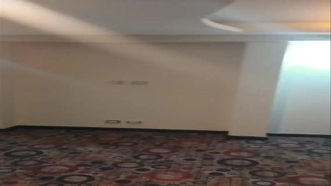 مكتب اداري ارضي 6غرف ماستر بالقرب من ش جامعة الدول