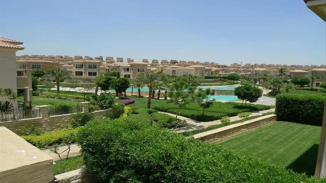 منزل فخم للبيع في منطقة راقية