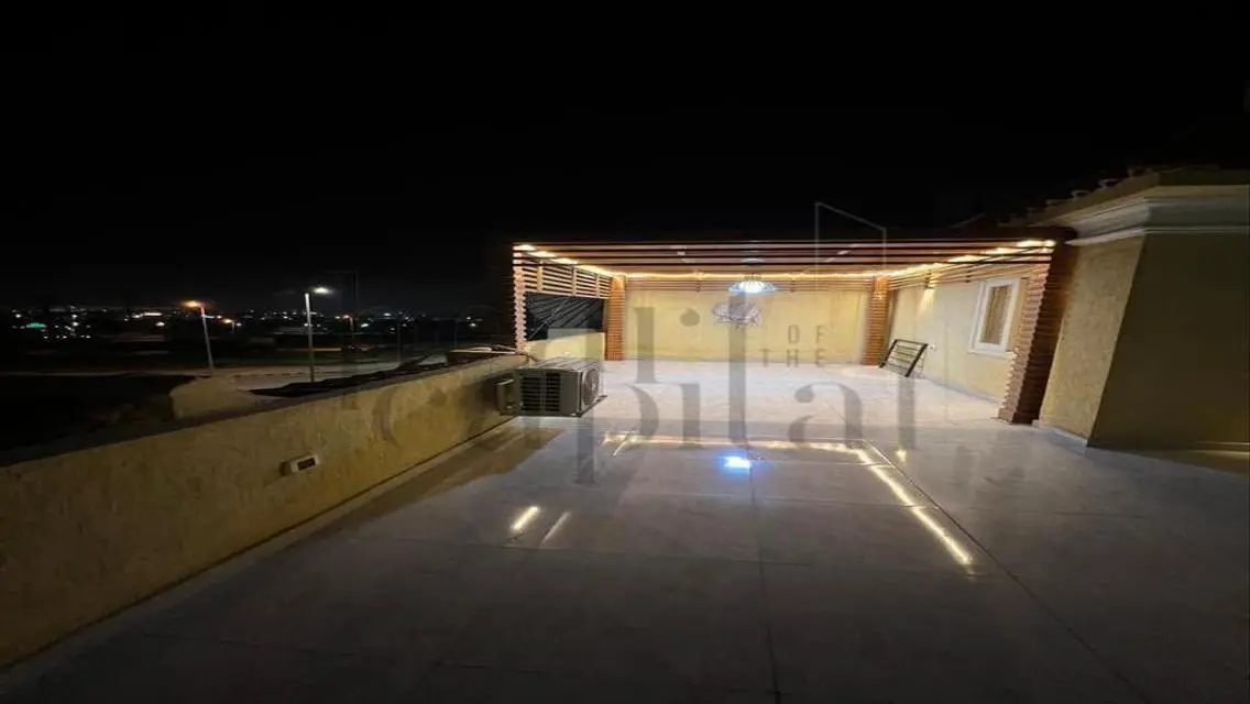 شقة فاخرة للبيع بمساحة واسعة وبسعر مغري