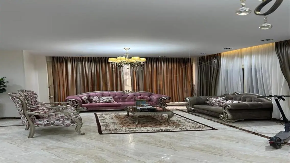 شقة فاخرة للبيع بمساحة واسعة وبسعر مغري