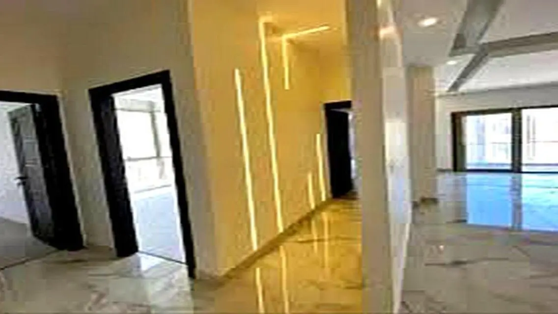 Office 105 meters in Stoda Compound