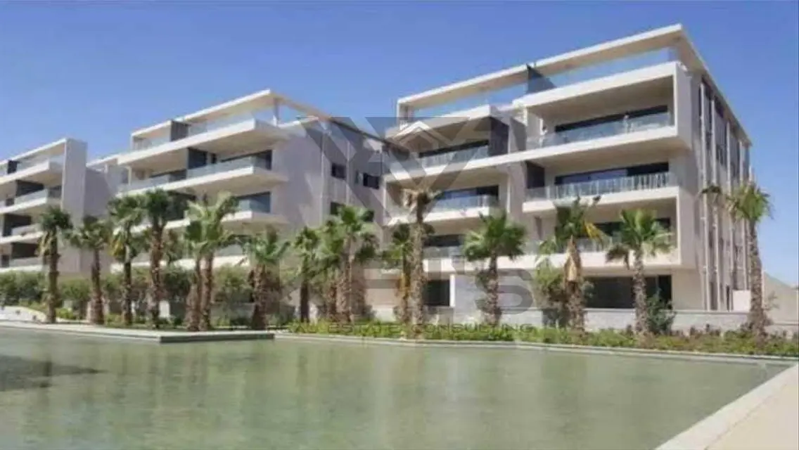 Resale Apartment 181M in best location in LakeView