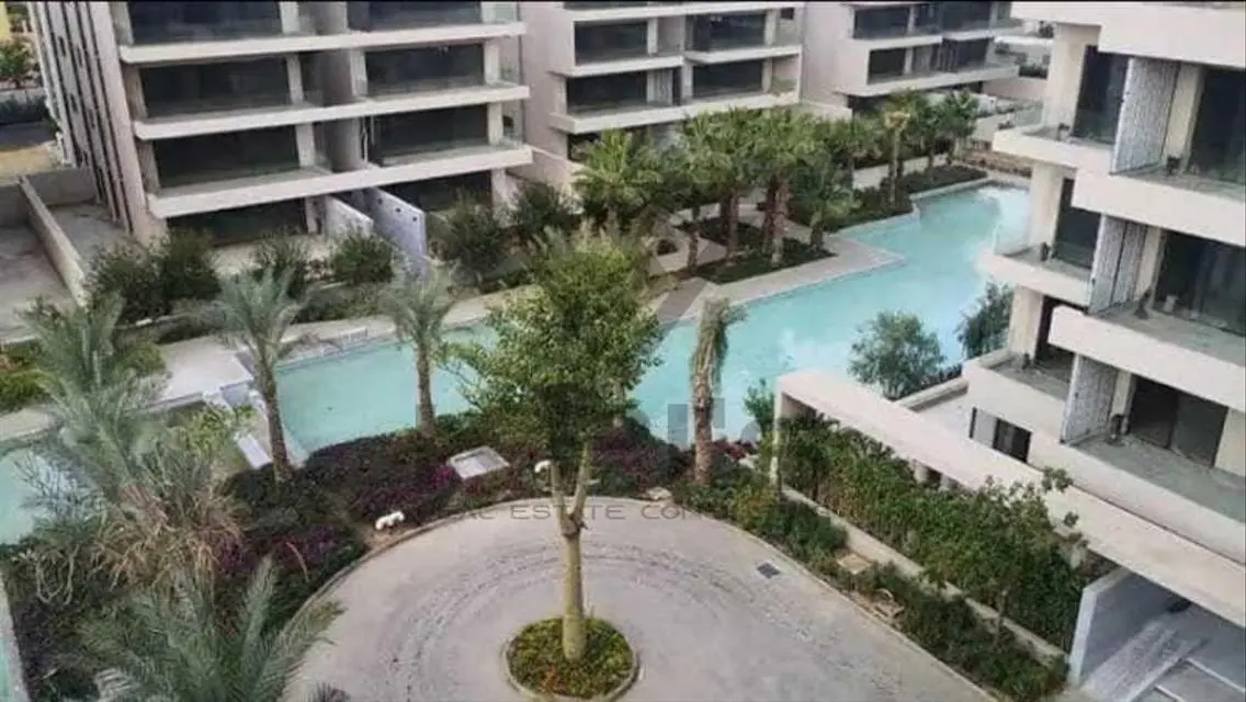 Resale Apartment 181M in best location in LakeView