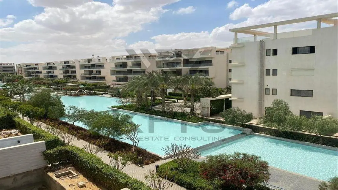 Resale Apartment 181M in best location in LakeView